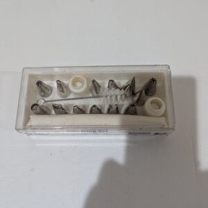 16 Piece Danesco Decorating Tip Set with Brush And Bag